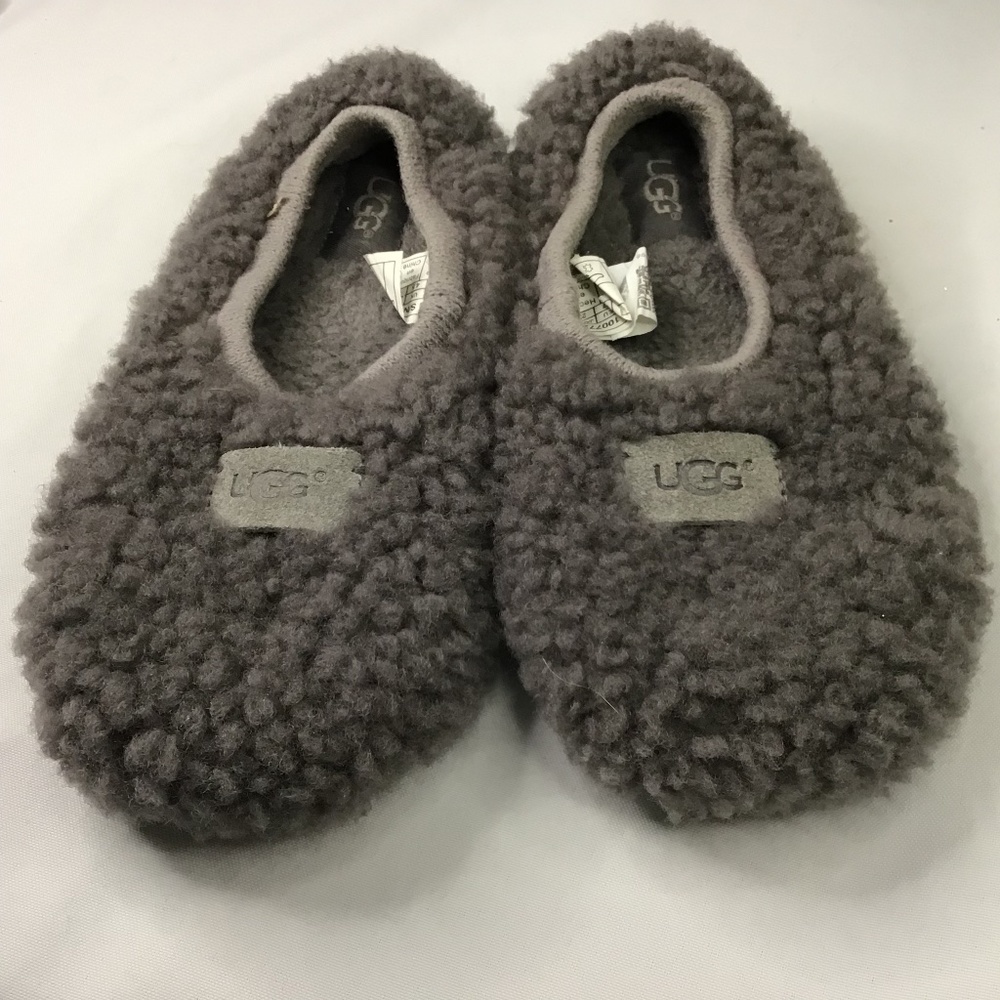 Ugg slippers grey